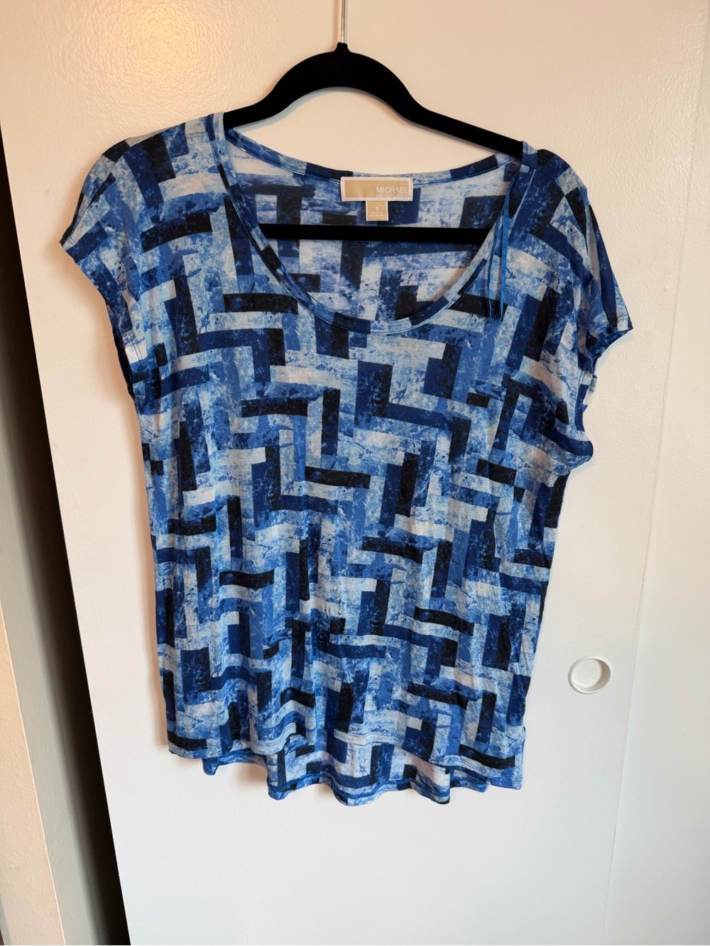 MICHAEL Michael Kors Blue Geometric Scoop Neck Top Sz S but will fit M